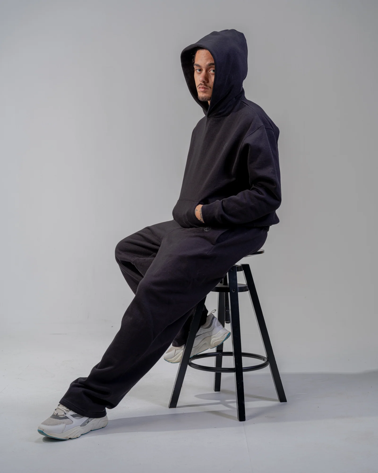 HOODIE [BLACK]