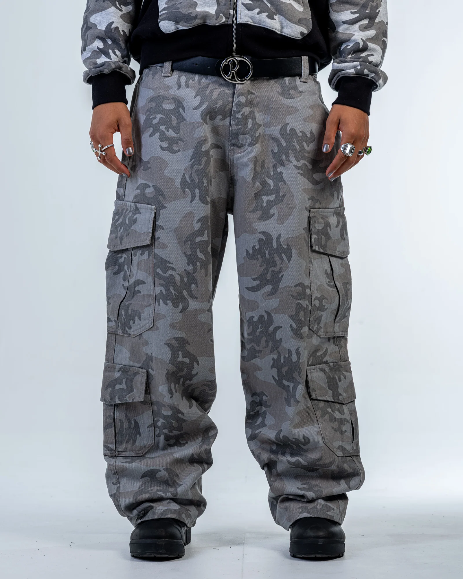 CAMO CARGO PANTS [BLACK]
