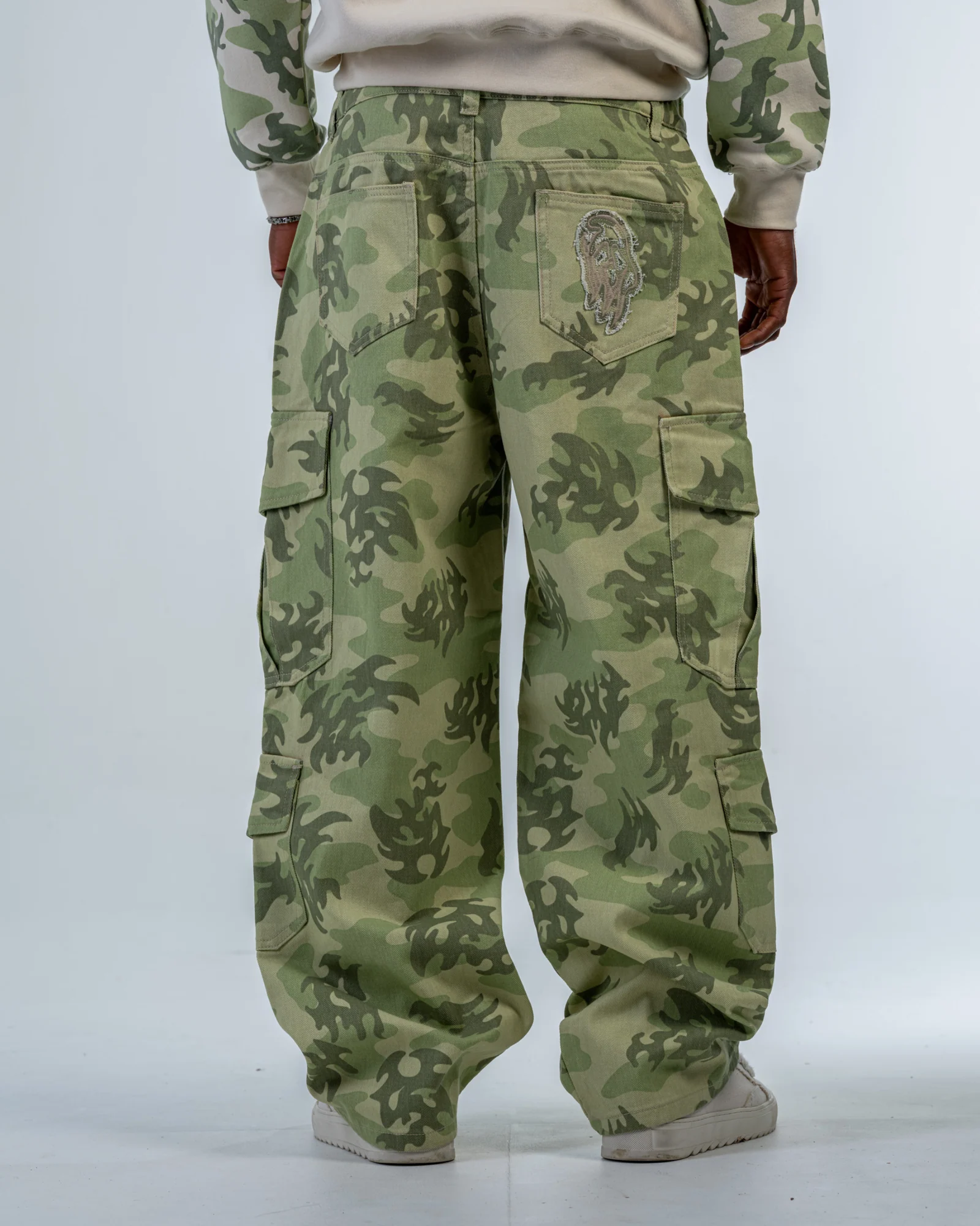 CAMO CARGO PANTS [MILITARY GREEN]
