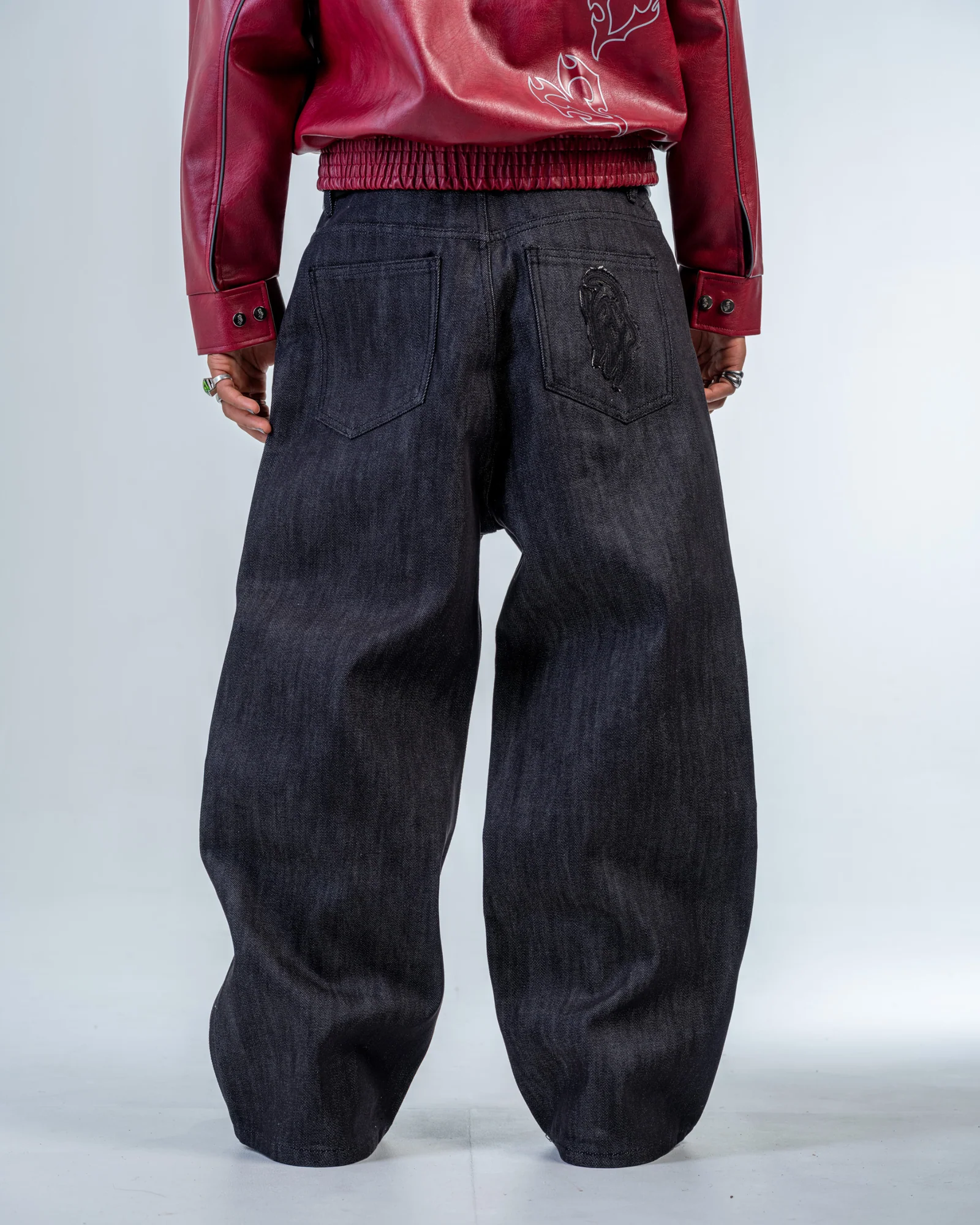 RAW DENIM JEANS [BLACK]