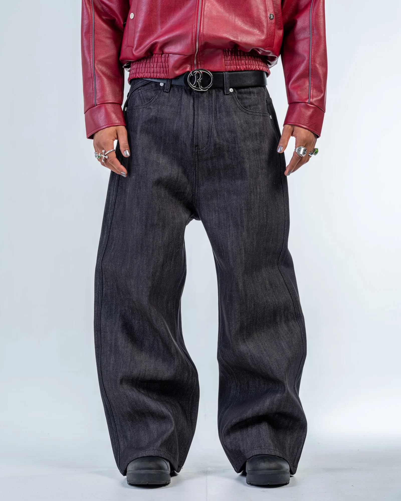 RAW DENIM JEANS [BLACK]