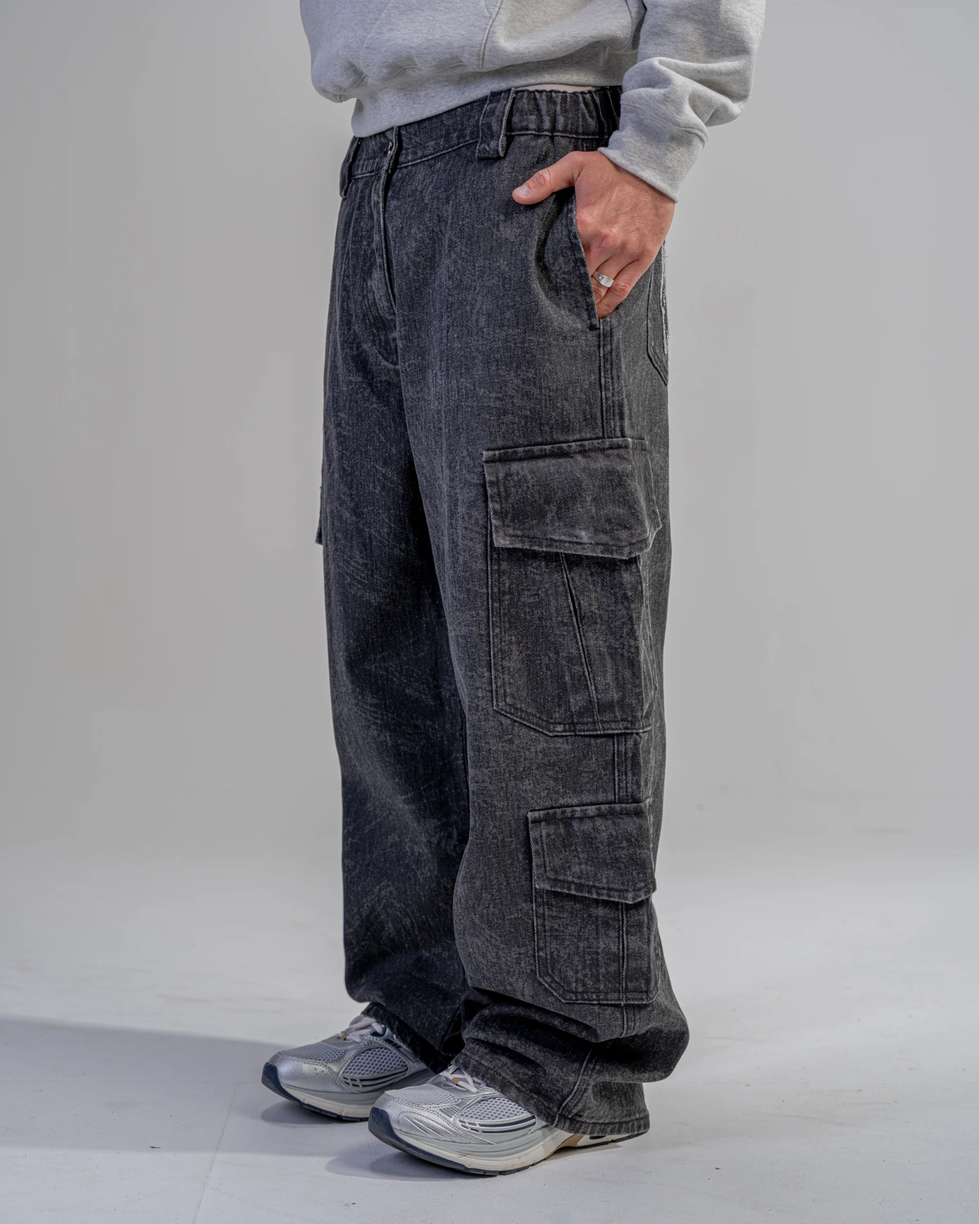 BAGGY CARGO PANTS [BLACK]