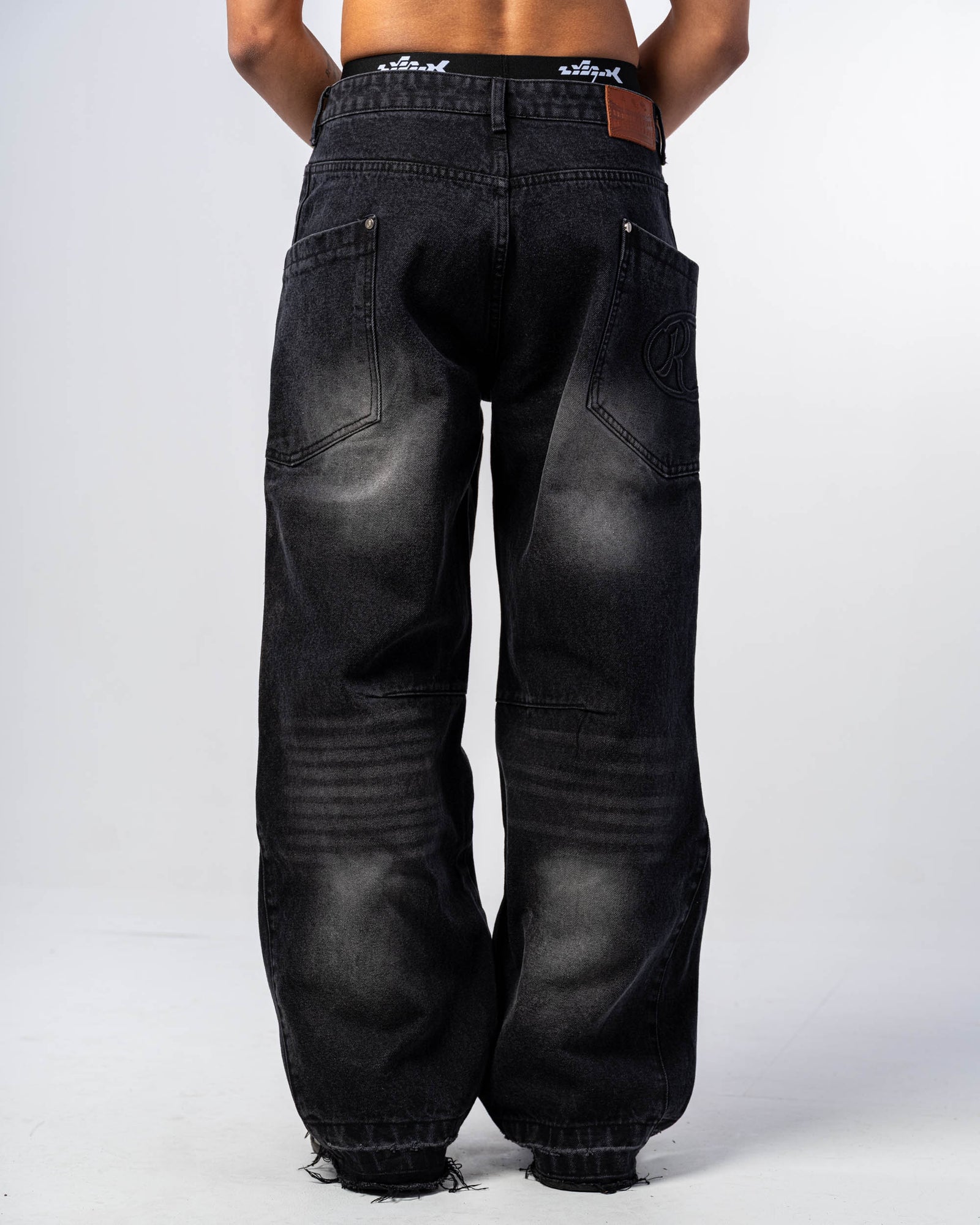 BAGGY FLARE JEANS [BLACK]