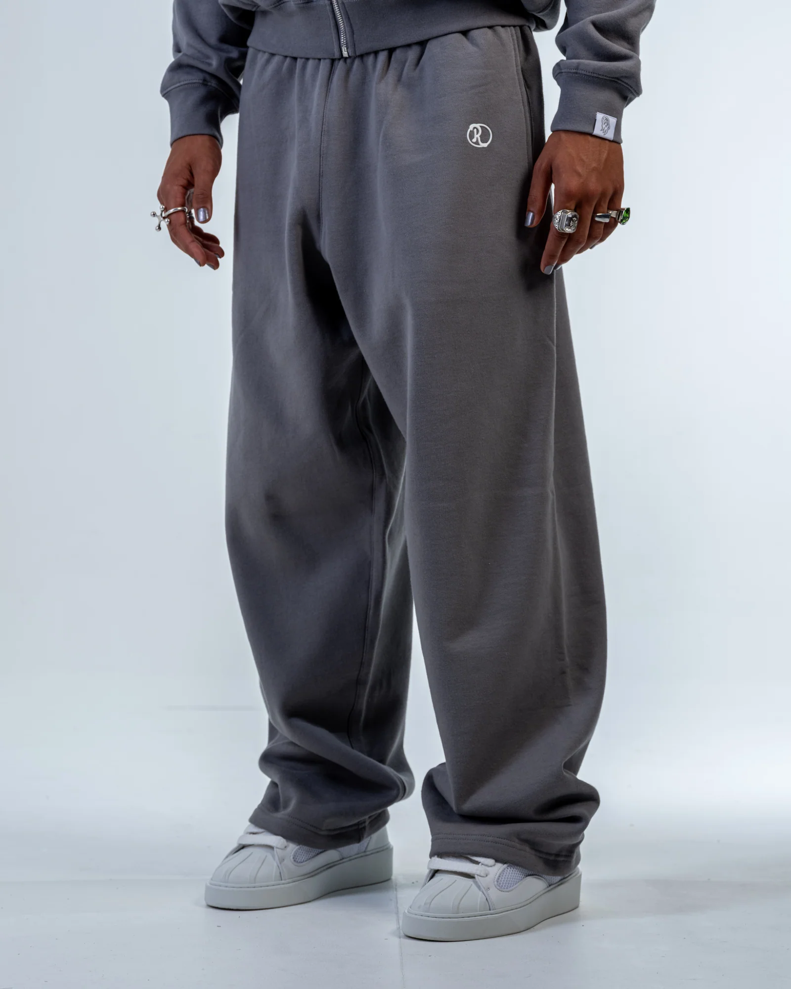 BAGGY JOGGERS PANTS [STONE GREY]