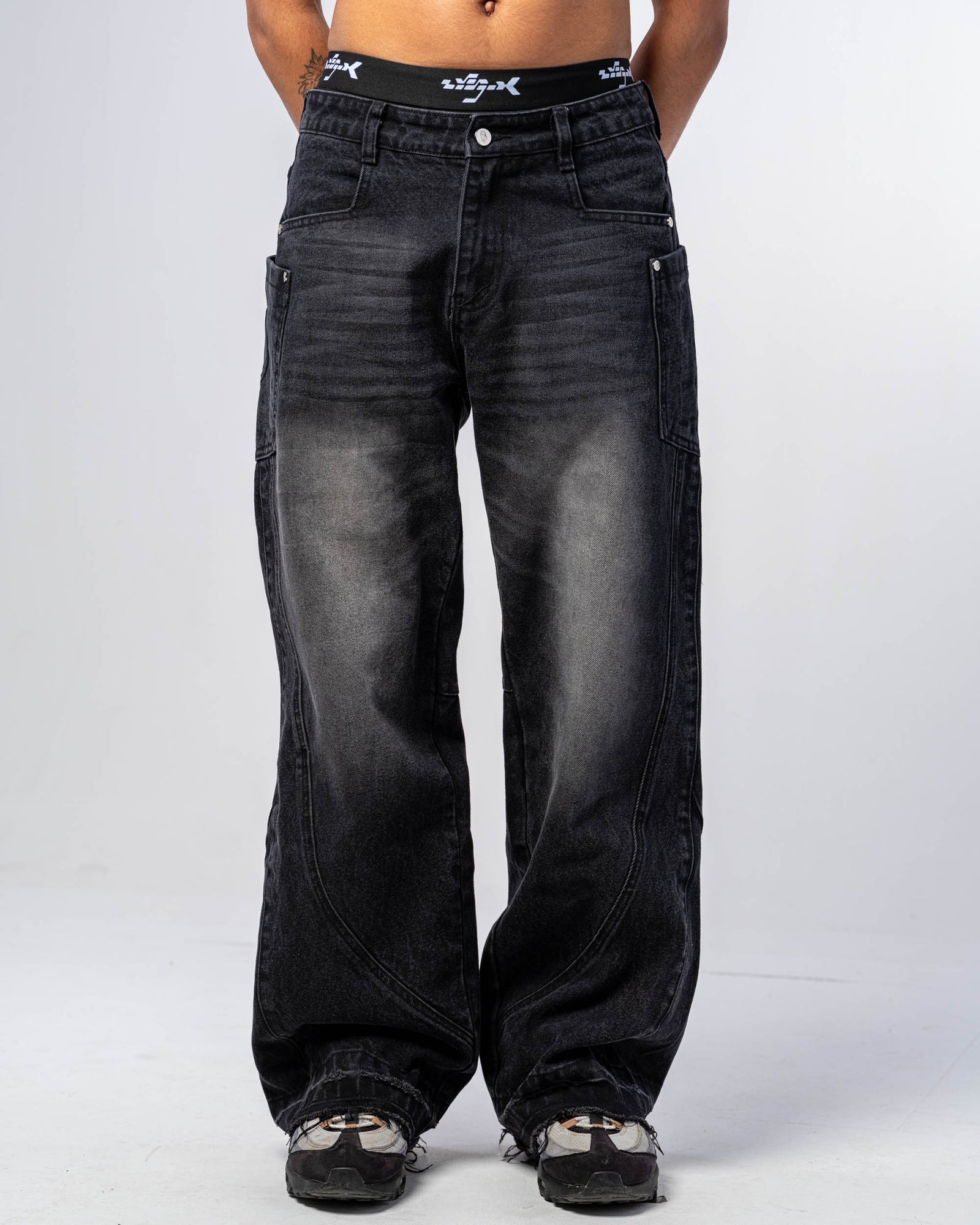 BAGGY FLARE JEANS [BLACK]