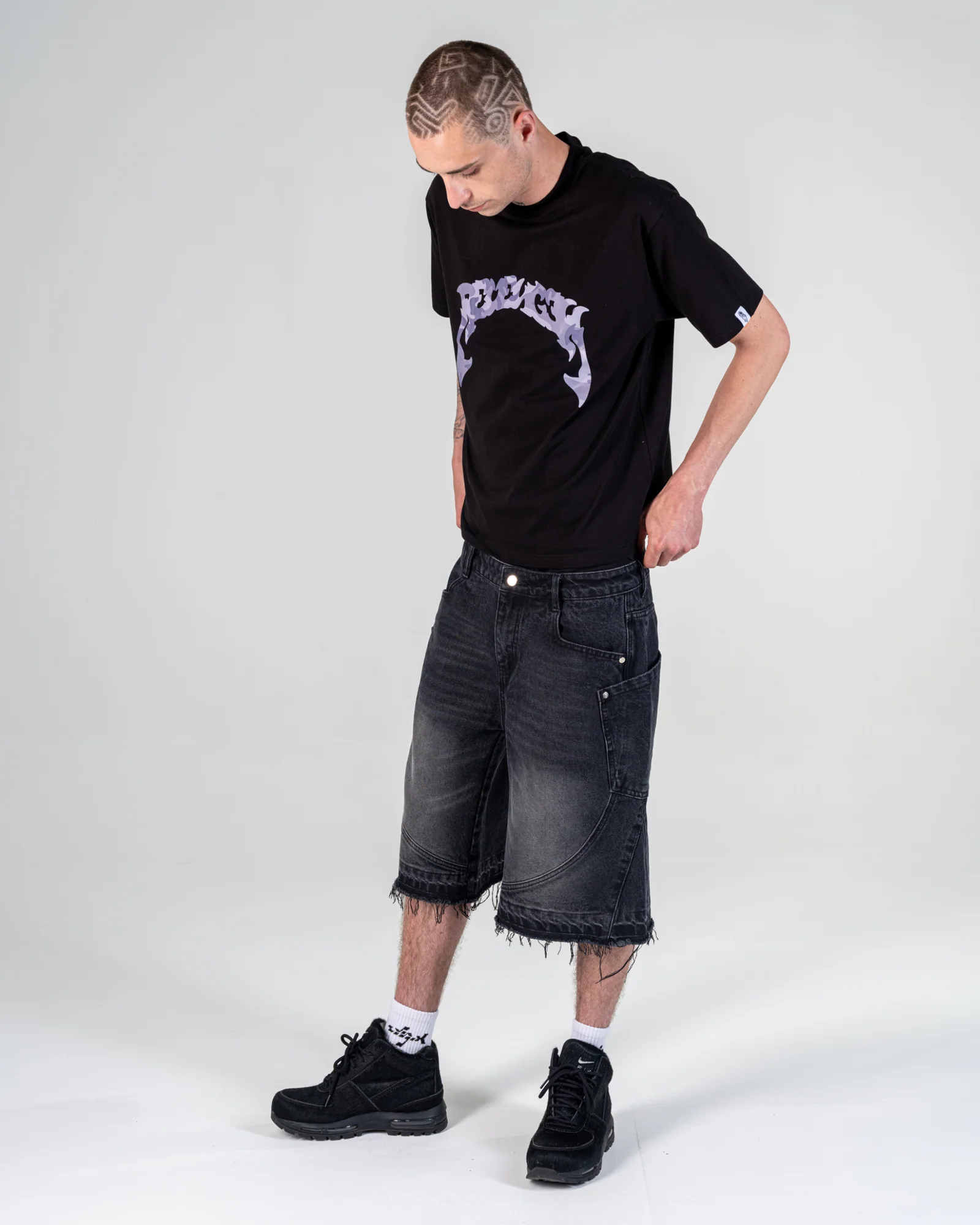 RIPPED BAGGY JORTS [BLACK]