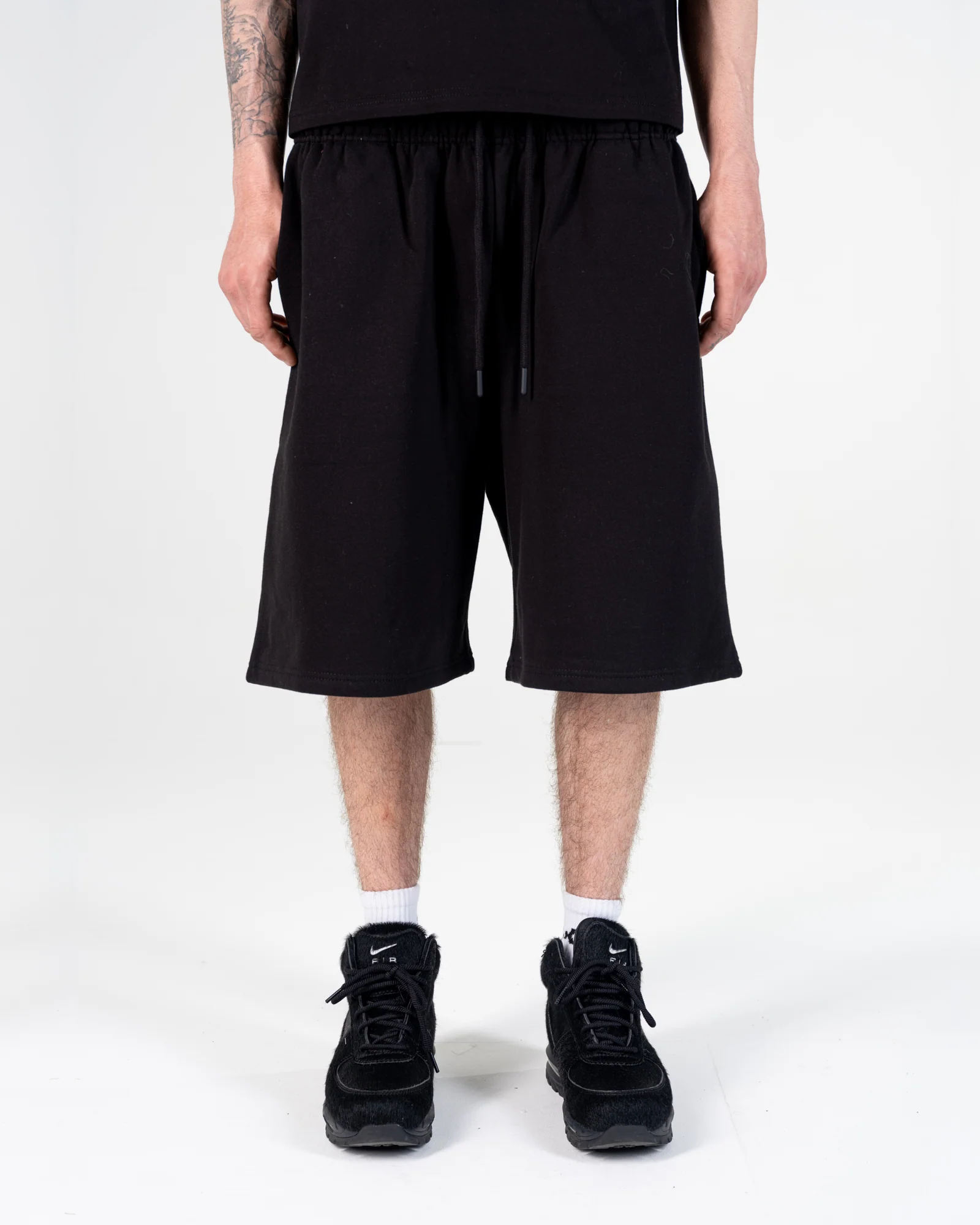 PREMIUM SHORT [BLACK]