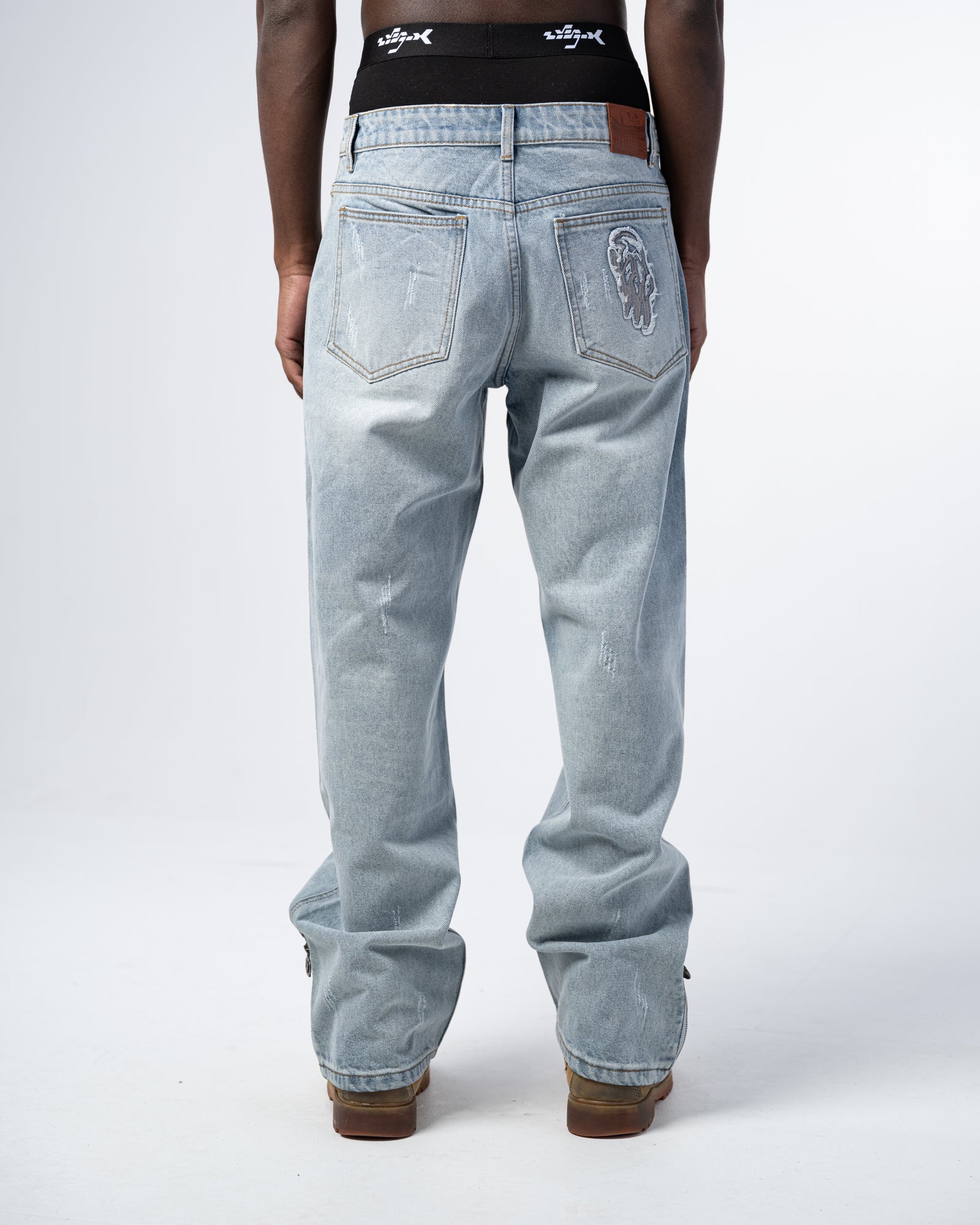 FLARE FIT ZIPPED JEANS [BLUE]