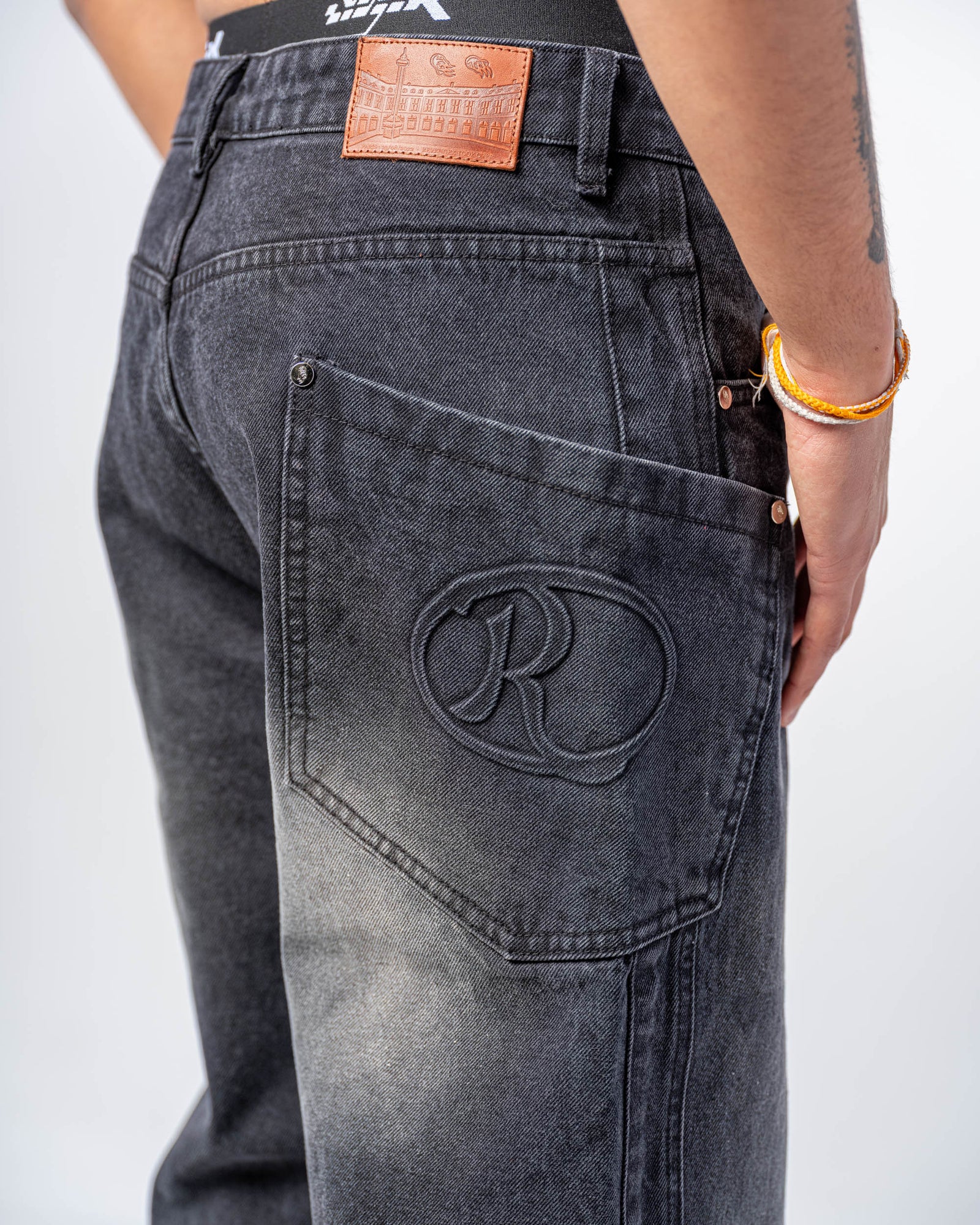 BAGGY FLARE JEANS [BLACK]