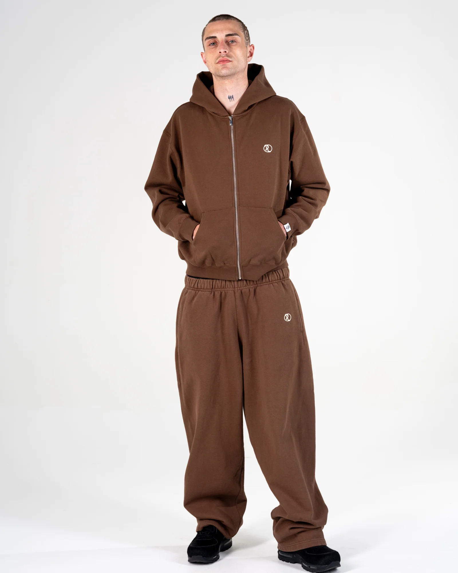 ZIP UP HOODIE [MOCHA]