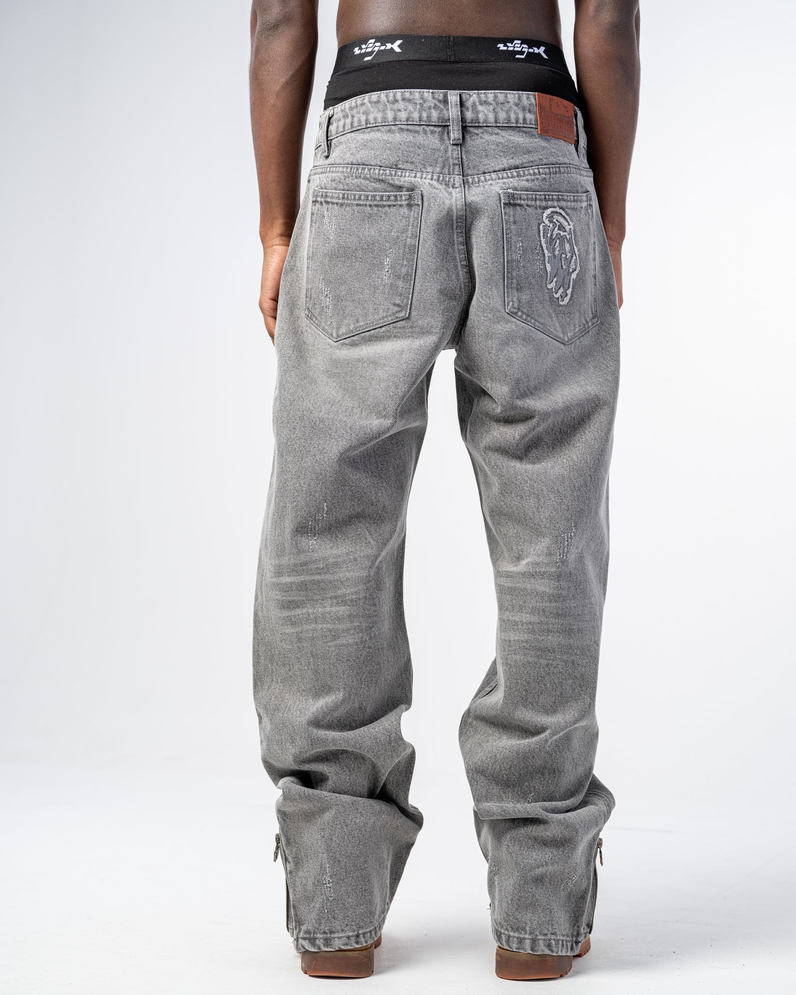 FLARE FIT ZIPPED JEANS [GRAY]