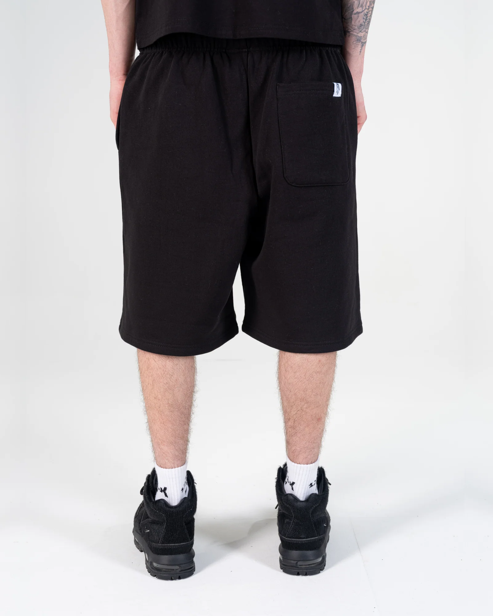 PREMIUM SHORT [BLACK]
