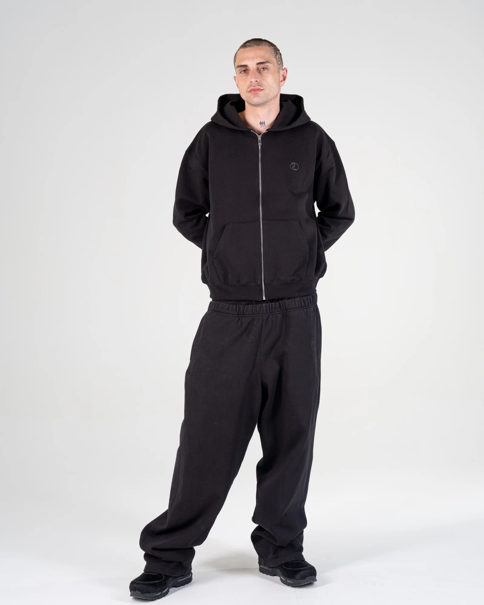 ZIP UP HOODIE [BLACK]