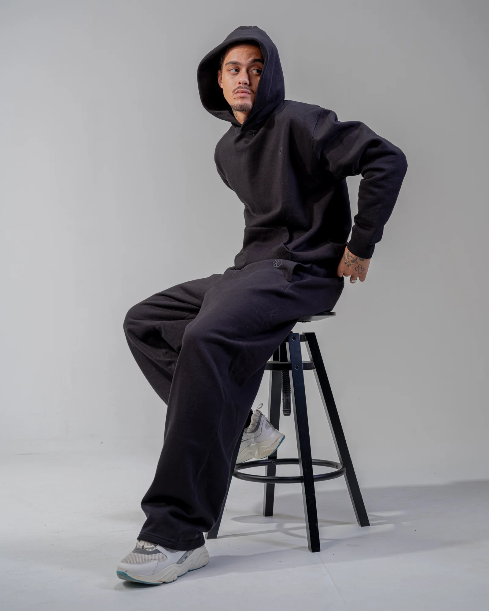 HOODIE [BLACK]