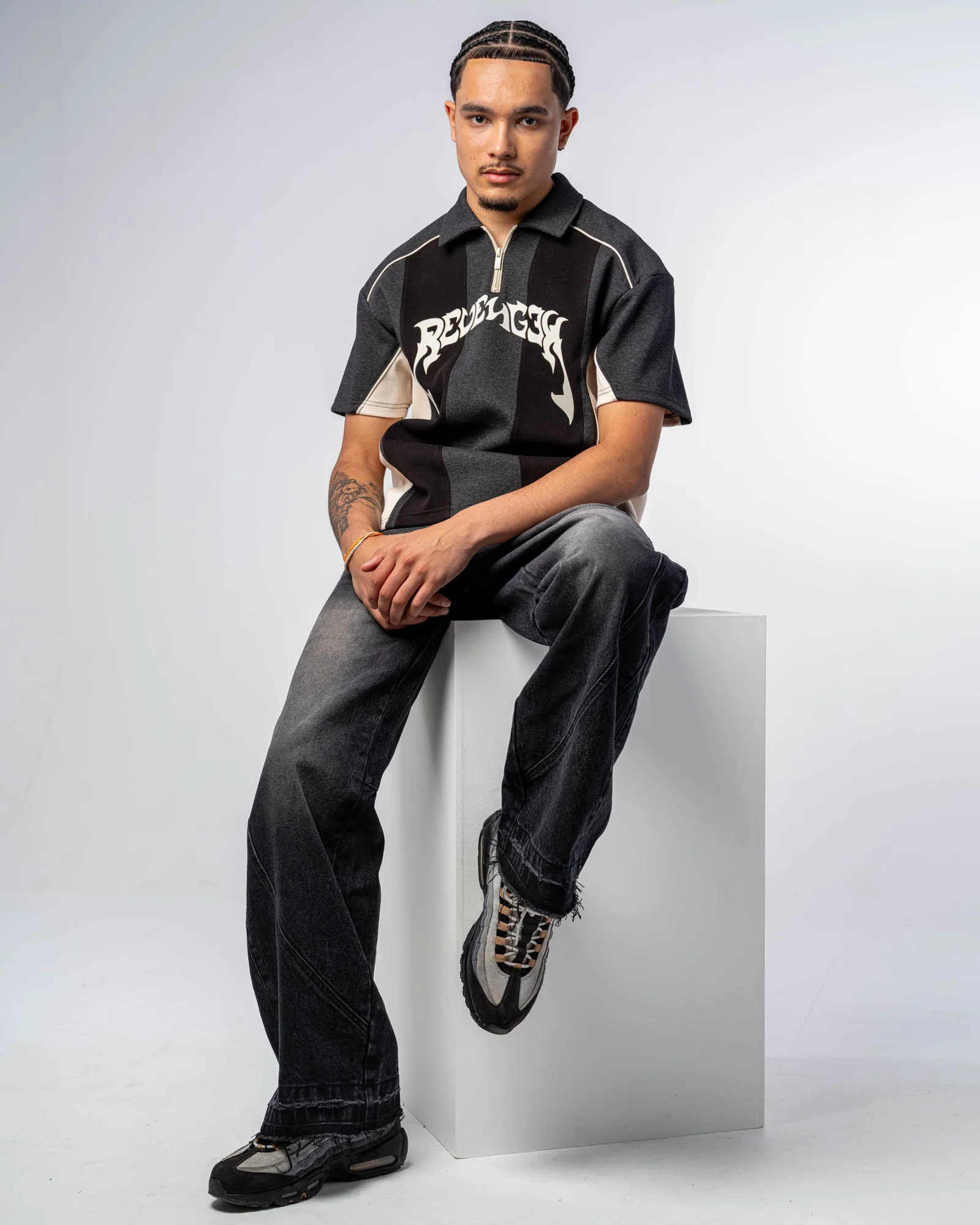 BAGGY FLARE JEANS [BLACK]