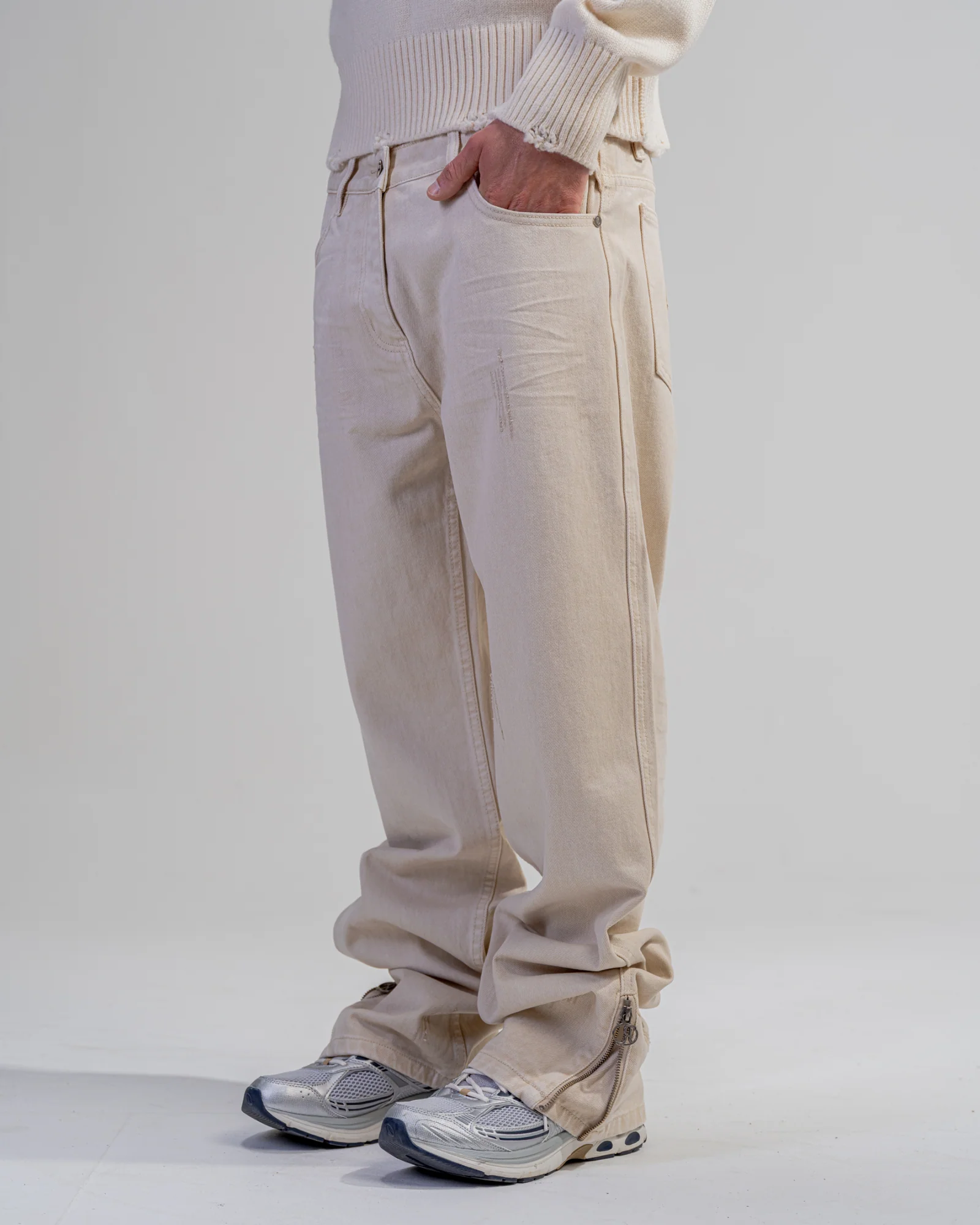 FLARE FIT ZIPPED JEAN [BEIGE]