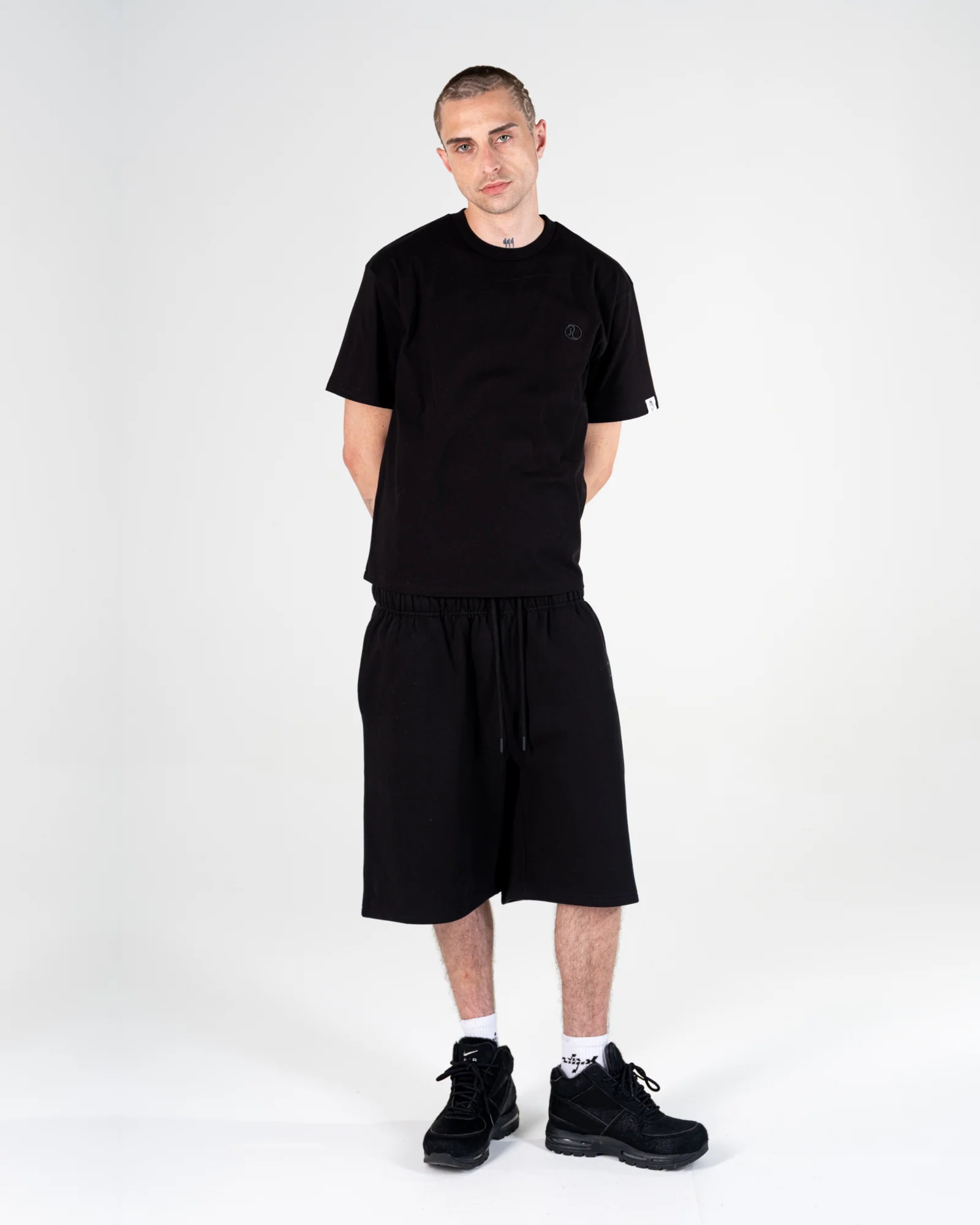 PREMIUM TEE [BLACK]