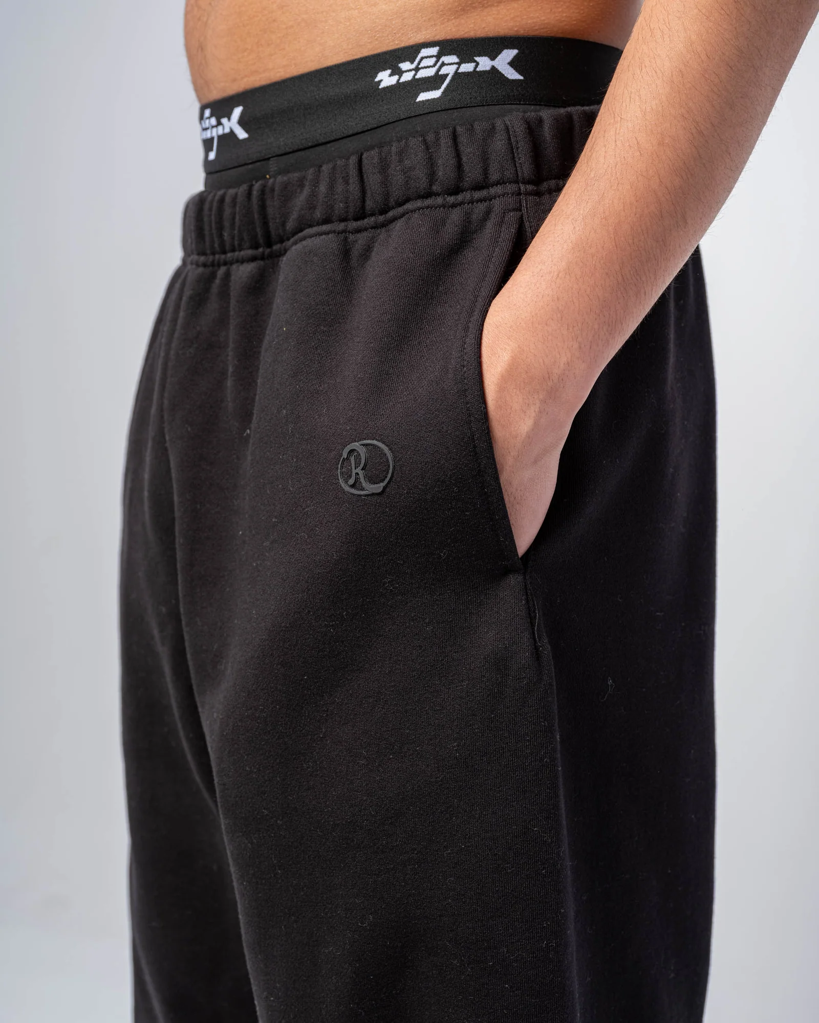 BAGGY JOGGERS PANTS [BLACK]