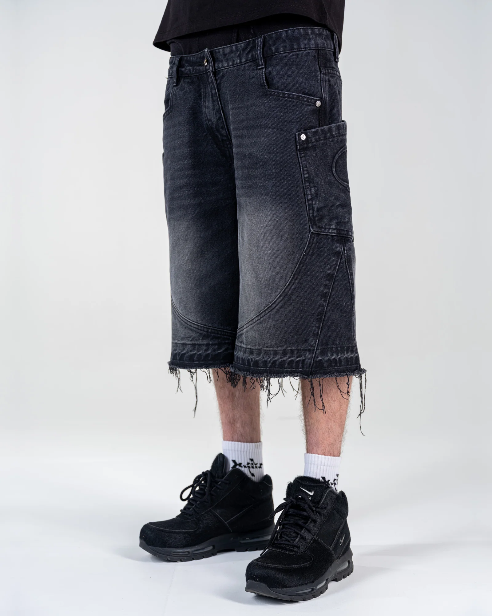 RIPPED BAGGY JORTS [BLACK]