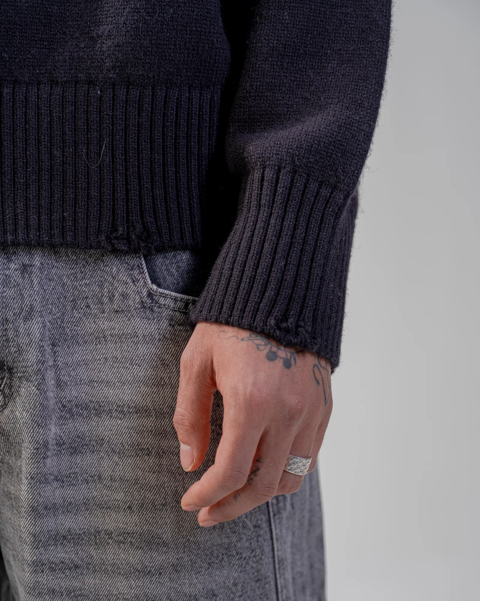 KNIT SWEATER [BLACK]