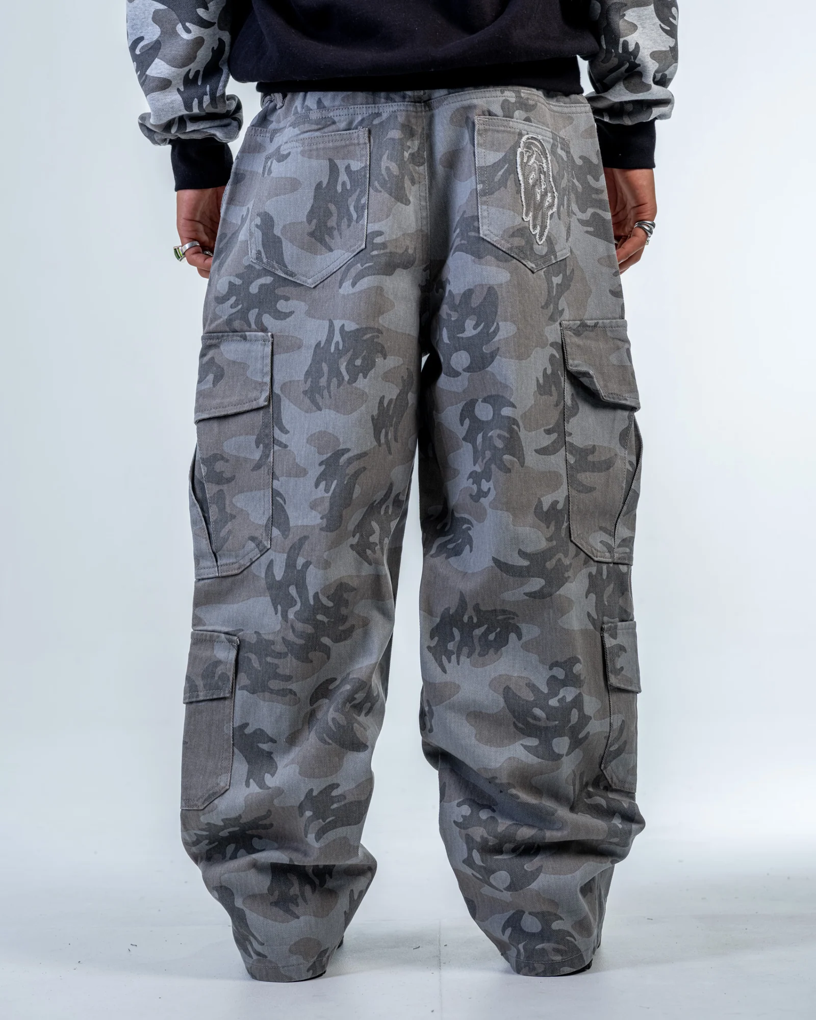 CAMO CARGO PANTS [BLACK]