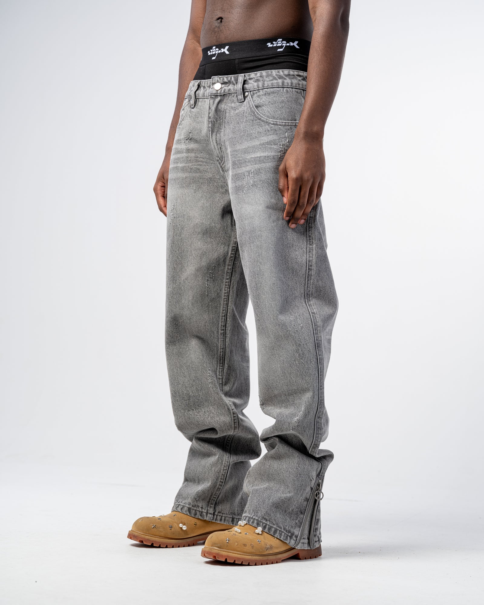 FLARE FIT ZIPPED JEANS [GRAY]